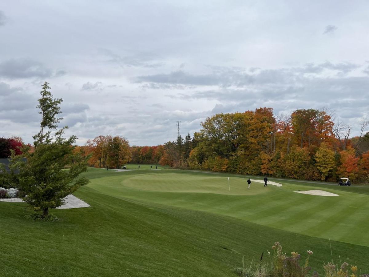 Stunning Stayz At Friday Harbour Beach Marina Resort Lake Simcoe Innisfil Bagian luar foto