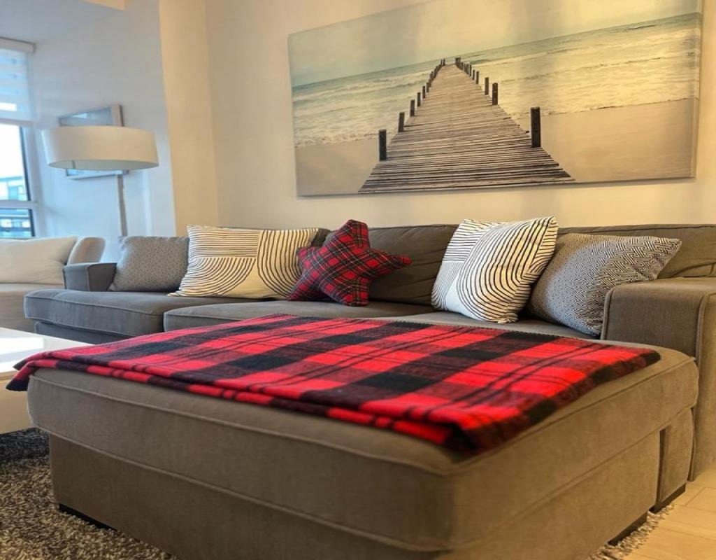 Stunning Stayz At Friday Harbour Beach Marina Resort Lake Simcoe Innisfil Bagian luar foto