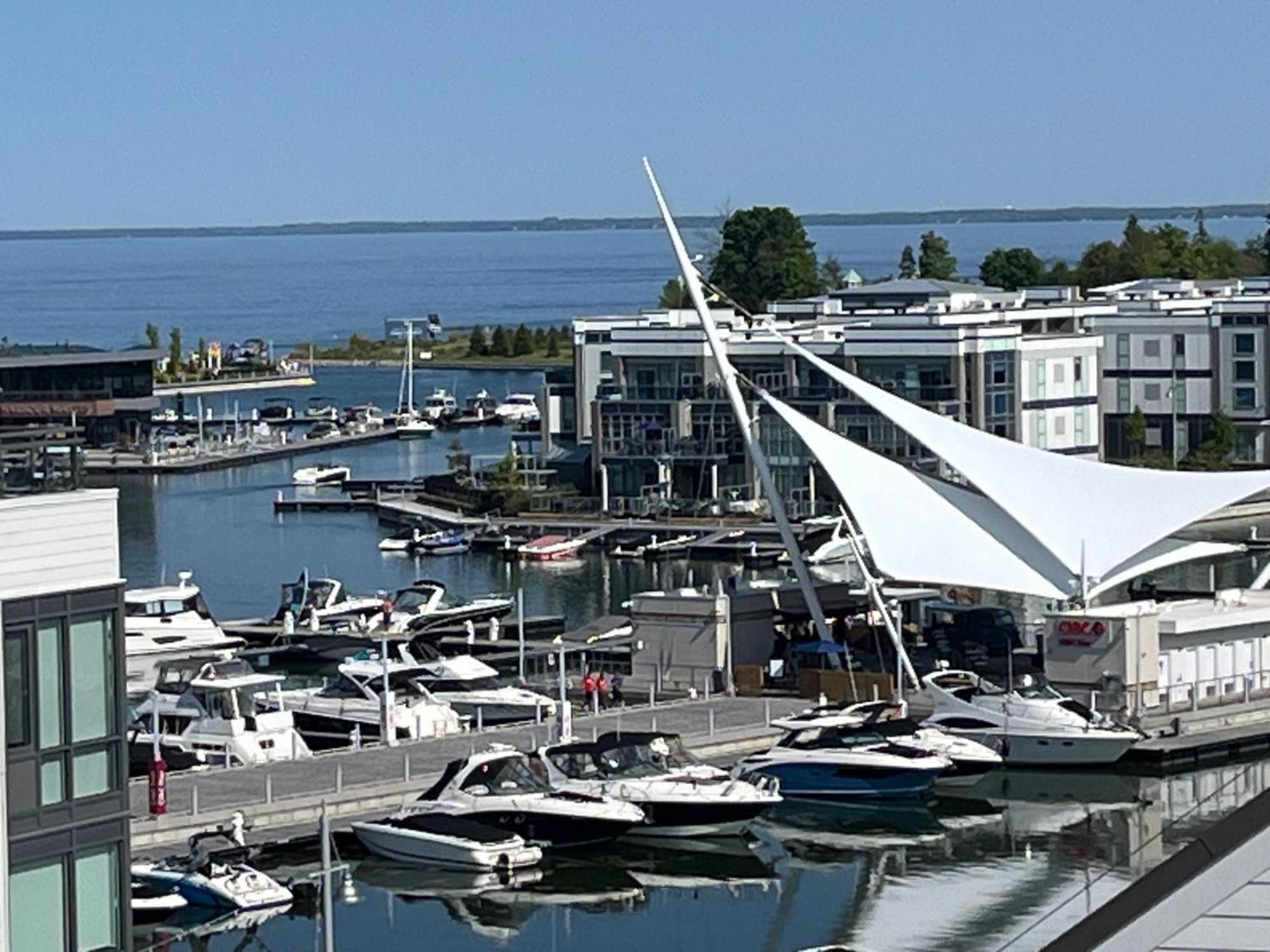 Stunning Stayz At Friday Harbour Beach Marina Resort Lake Simcoe Innisfil Bagian luar foto