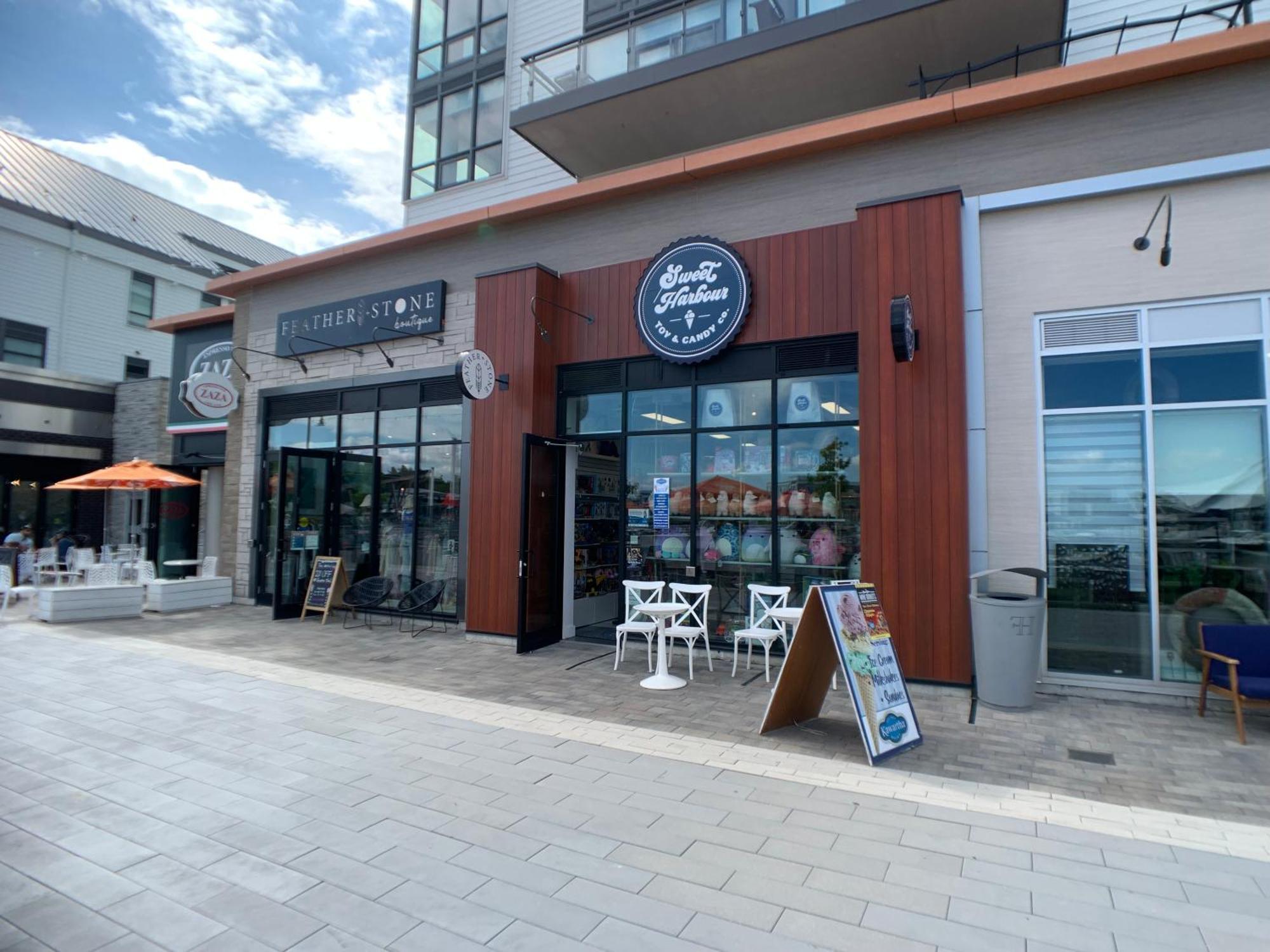 Stunning Stayz At Friday Harbour Beach Marina Resort Lake Simcoe Innisfil Bagian luar foto